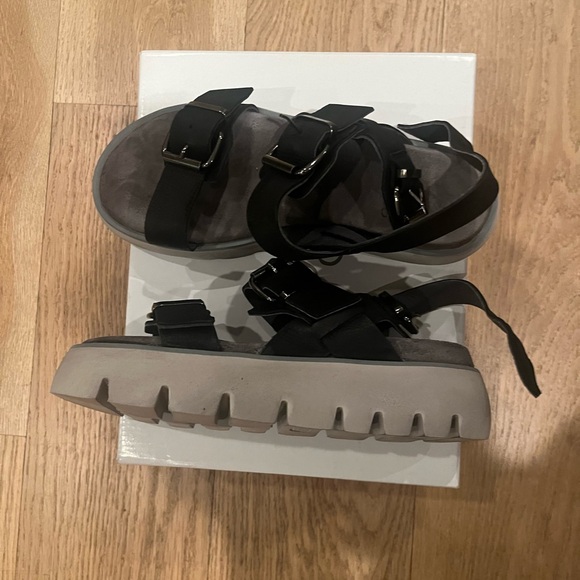 Lofina strappy platform sandals BNIB - Picture 3 of 5